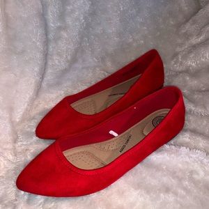 Comfy pointed flats